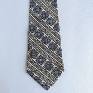 Dellacroce All Silk Vintage Men’s Necktie Hearts USA EUC SHORT LENGTH TIE